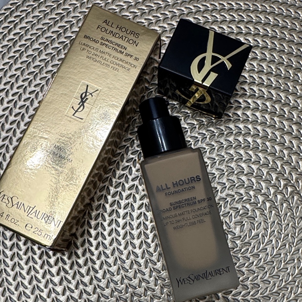 Yves Saint Laurent All Hours Foundation